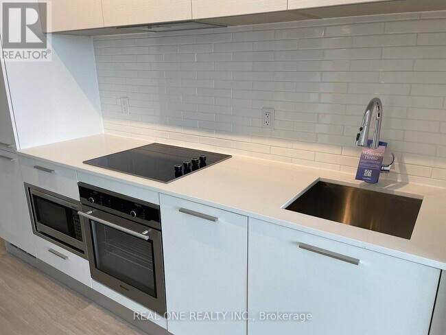 Photo - 3 Gloucester St Unit 3704