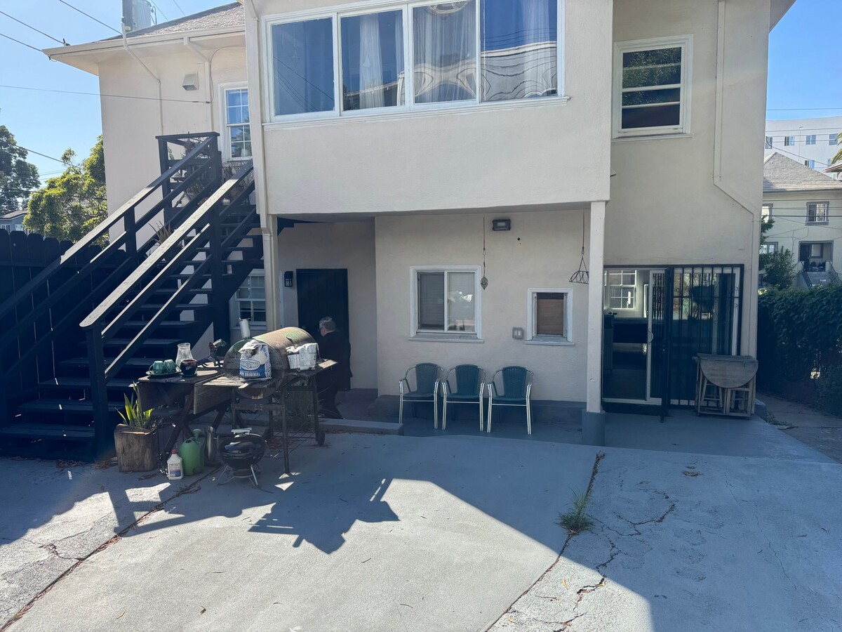 Photo - 3300 Harrison St Unit 1