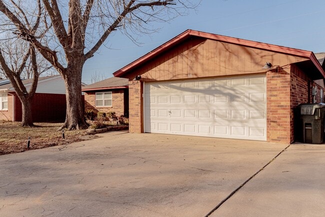 Photo - 3 Bed 2 Bath in Norman