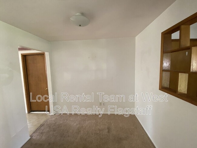 Photo - 2830 N Schevene Blvd
