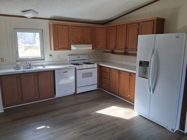 Photo - 1901 Meadowdale Ln