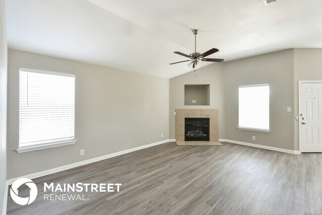 Photo - 8514 Whitebrush