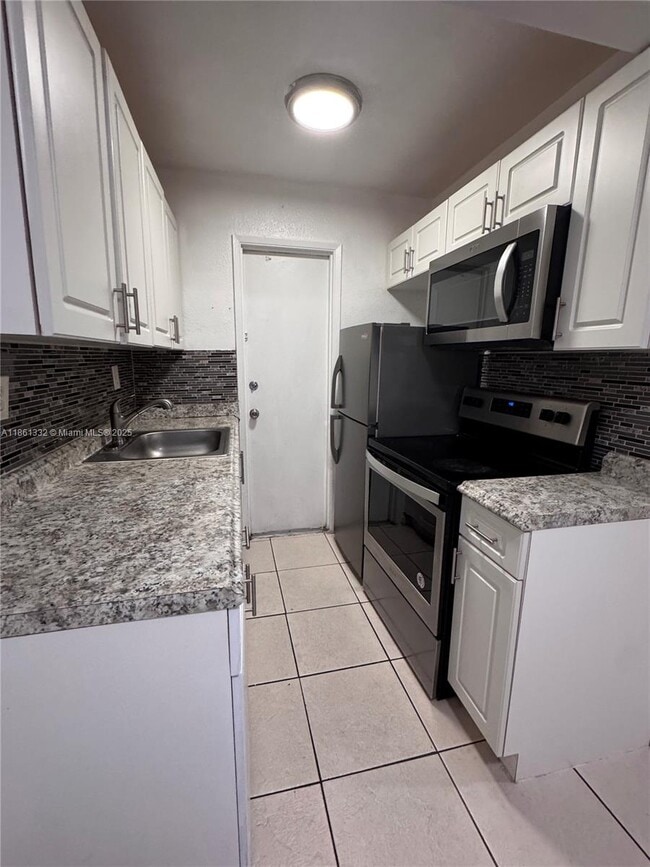 Building Photo - 2331 Adams St Unit 12 Rental
