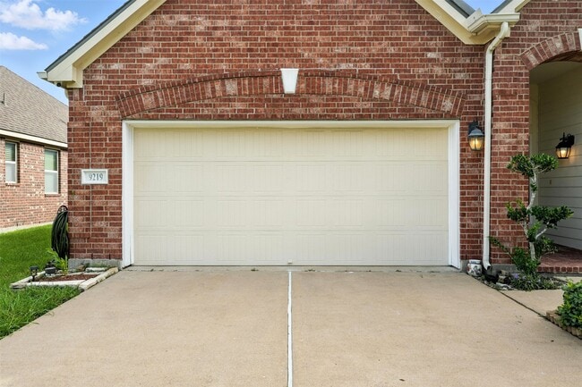 Photo - 9219 Gilbert Hollow Dr