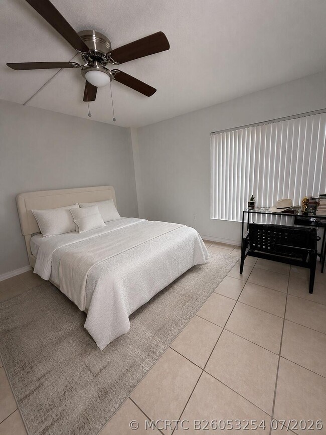 Photo - 4168 Inverrary Dr Unit 103