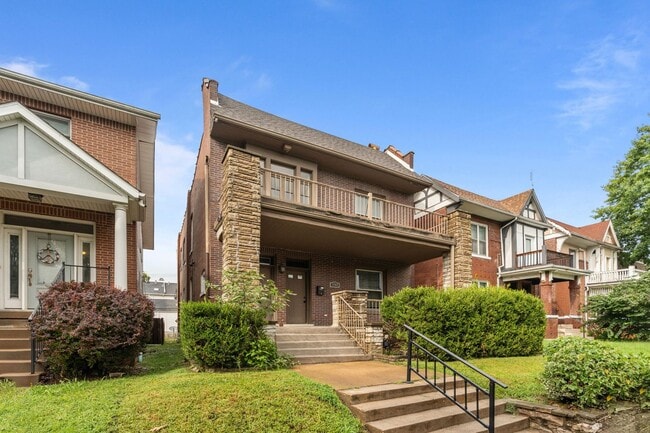 Building Photo - 5783 McPherson Ave Unit 2FL