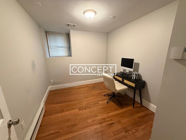 Photo - 276-278 Parker Hill Ave. Unit B Unidad B