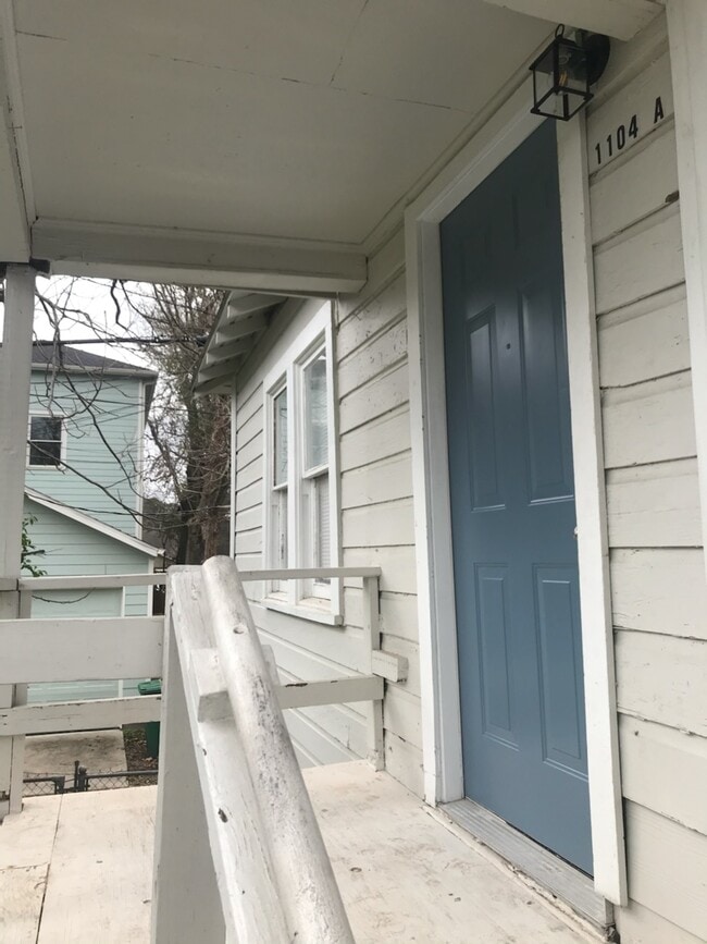 Building Photo - 1104 E 26th St Unit A