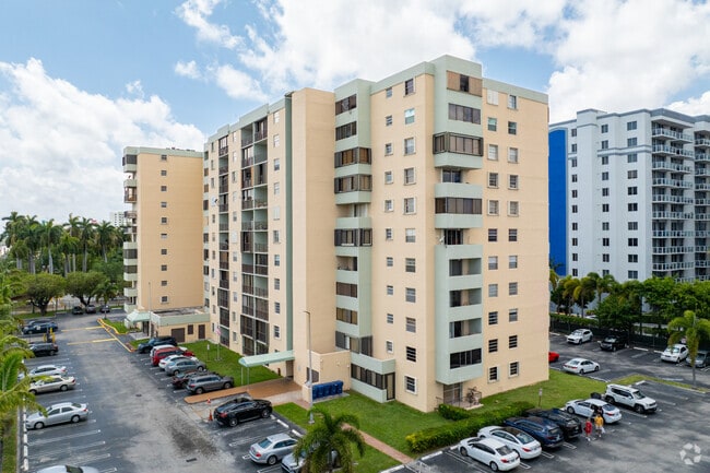 Photo - Half Moon Towers