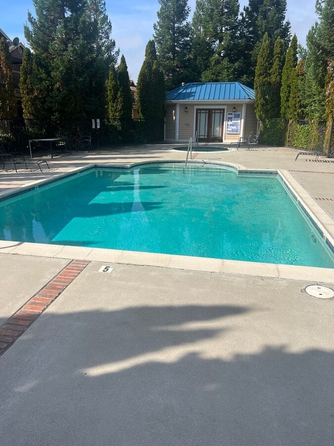 Photo - BEAUTIFUL 2 BEDROOM TOWNHOME IN A GORGEOUS COMMUNITY