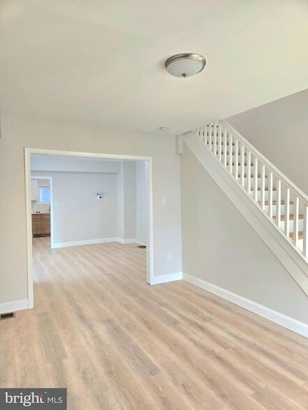 Photo - 1235 Maple St