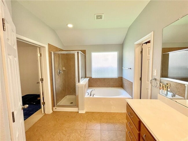 Photo - 501 King Eider Ln