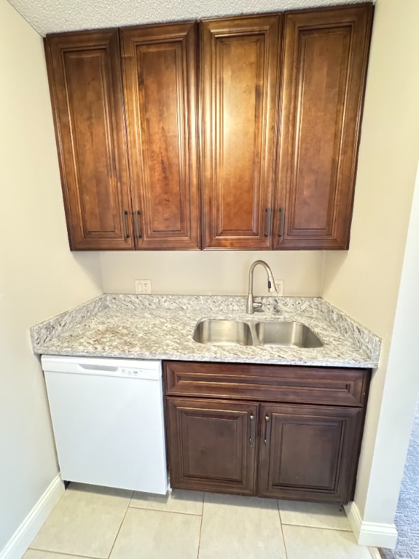 Photo - 1810 E St Unit 203