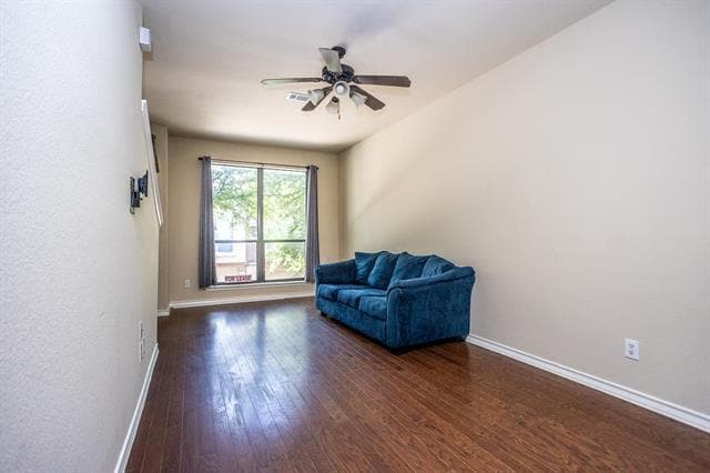 Photo - 906 E Glenn Crossett St