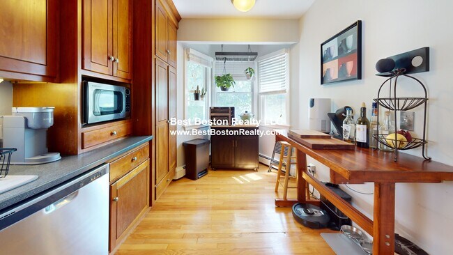 Building Photo - 16 Fairmont Ave Rental