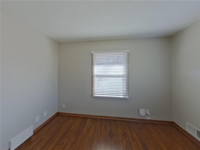 Photo - 16377 Duluth Ave SE