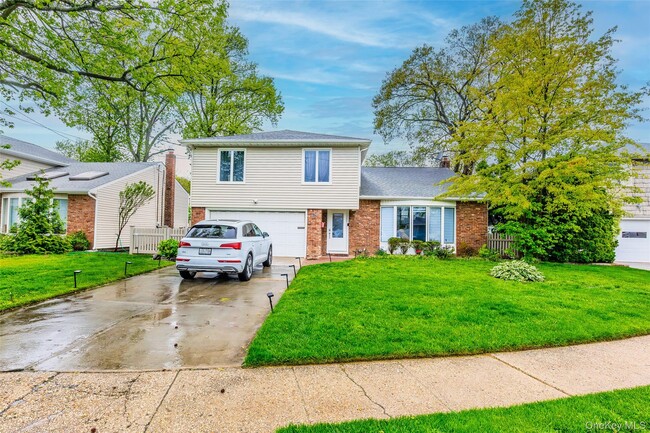Photo - 23 Geoffrey Ln