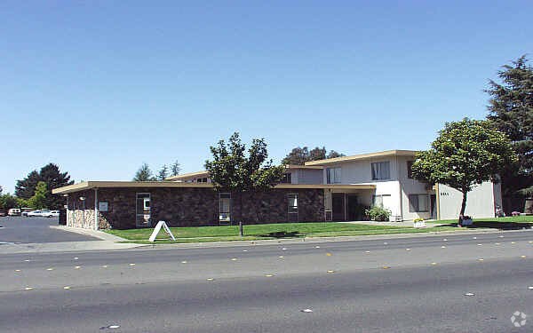 Photo - La Vista Apartments