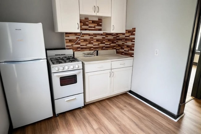 Photo - 450 Hamilton St