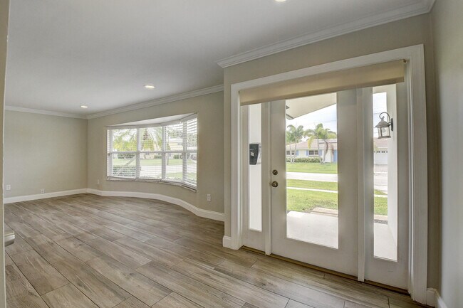 Photo - 798 SW 15th Ave