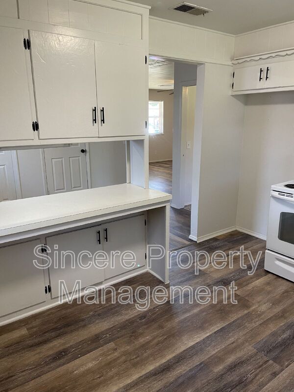 Photo - 2013 N College Ave