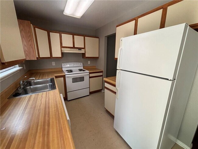 Photo - 1368 E Sequoyah Ct