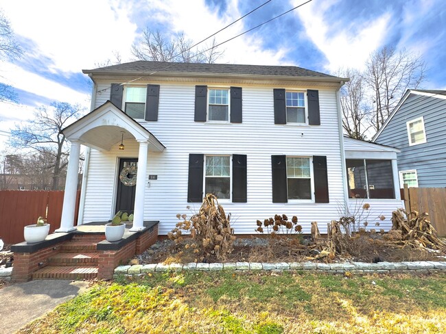 Charming House with Enviable Period Features - Charming House with Enviable Period Features