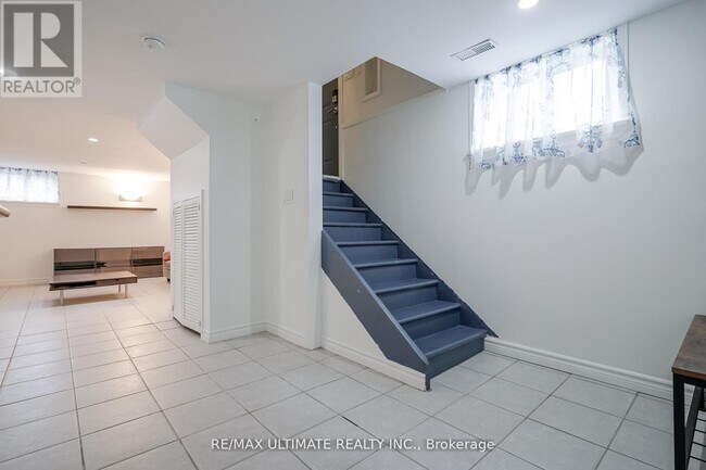 Photo - 70 Bexhill Ave