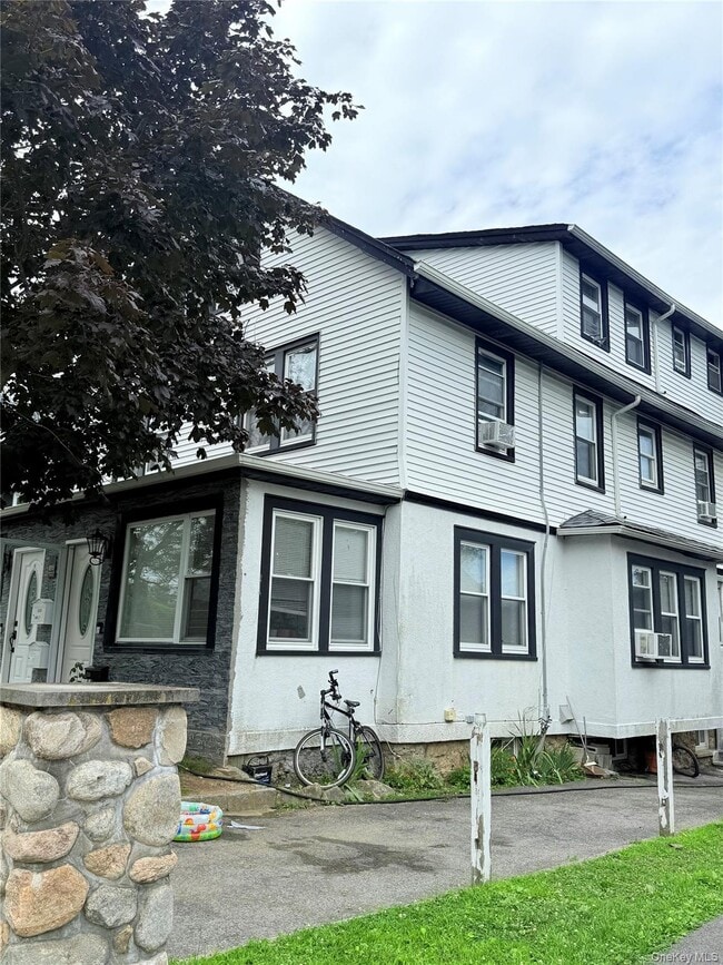 Photo - 815 Carpenter Pl