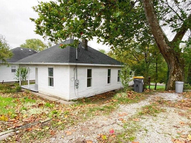 Photo - 1003 W 11th St