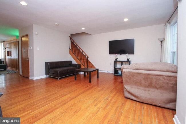 Photo - 2734 W Country Club Rd