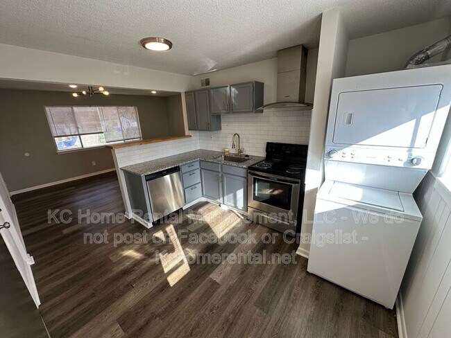 Photo - 8443 Lowell Ave