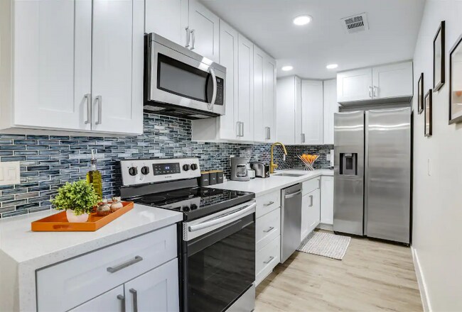 Photo - 2825 N Los Felices Rd Unit 203