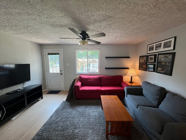 Photo - 106 Long Meadow Ct Townhome