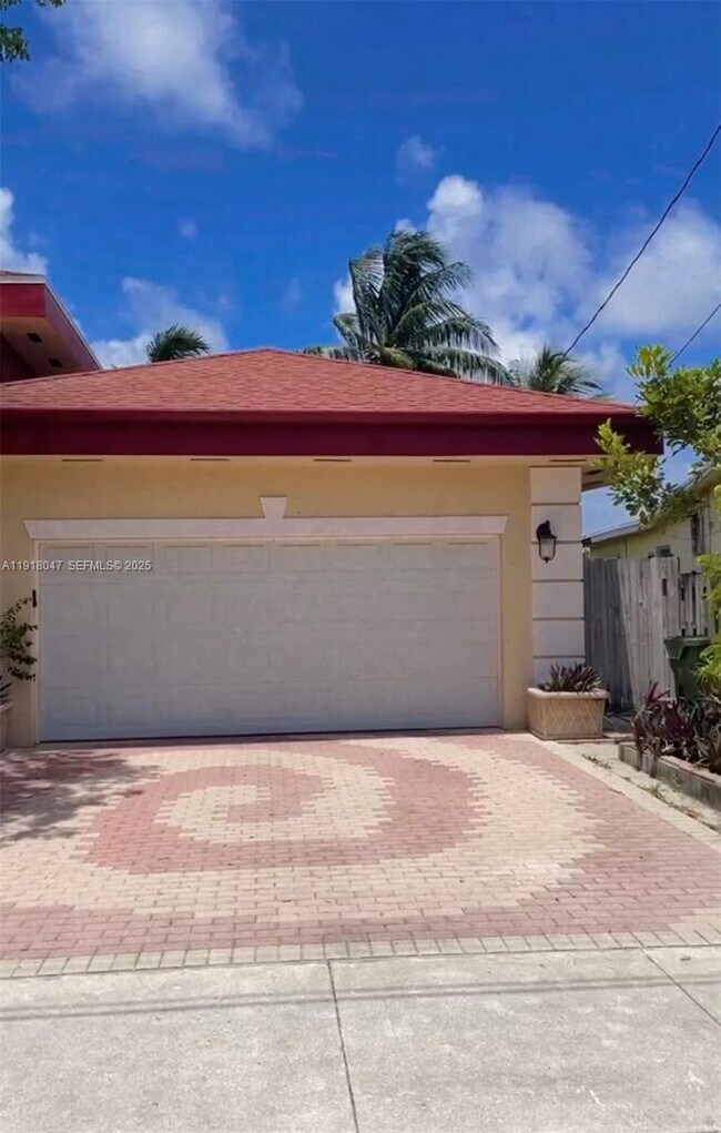 Photo - 232 SW 7th Ave