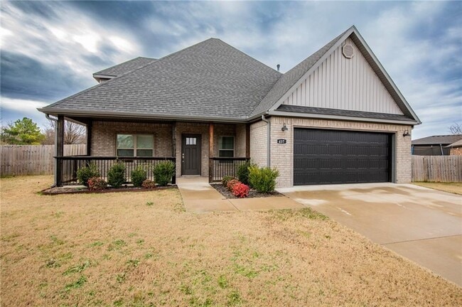 Photo - 437 Ramsey St