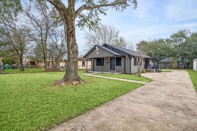 Photo - 1500 Harvard St