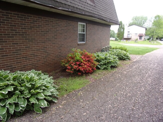 Photo - 2275 Kipling Ave NW