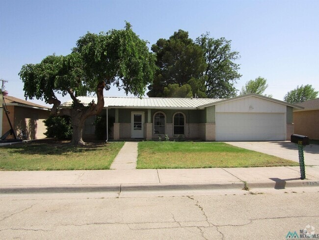 Building Photo - 1707 W Currier Ave Rental