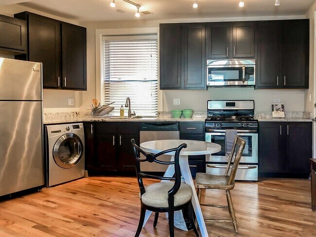 Photo - 2229 W Wilson Ave Unit 1