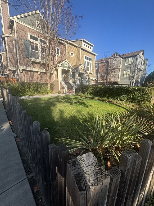 Photo - 1013 Fuller Terrace