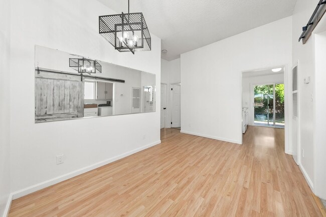Photo - Charming 2-bedroom, 1-bathroom in Roseville