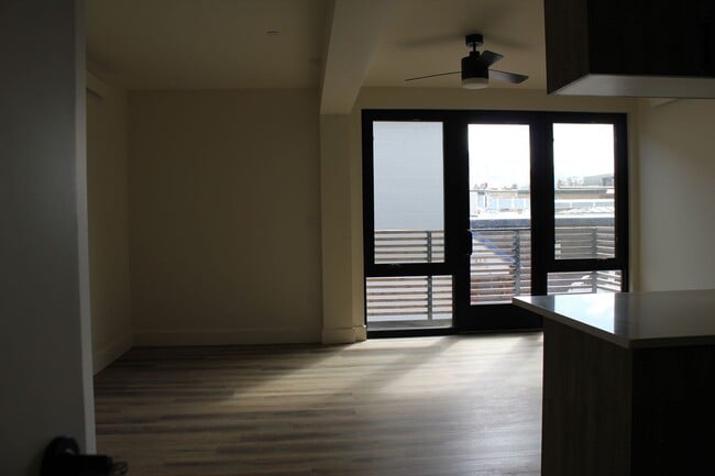 Building Photo - The Twin Unit 2