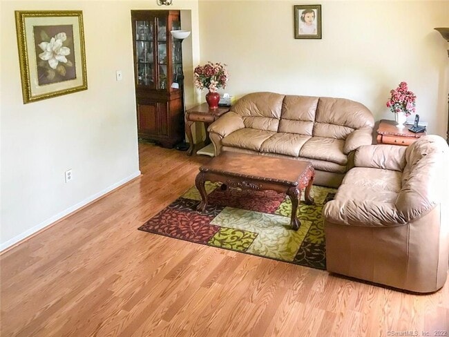 Photo - 431 Glenbrook Rd