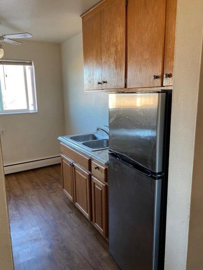 2215 W 74th St