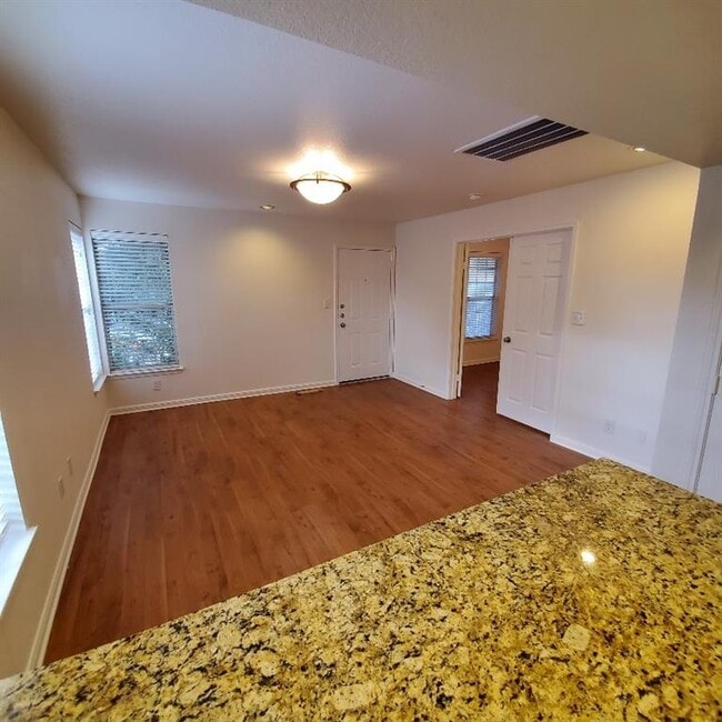 Photo - 7685 Northcross Dr Unit 620