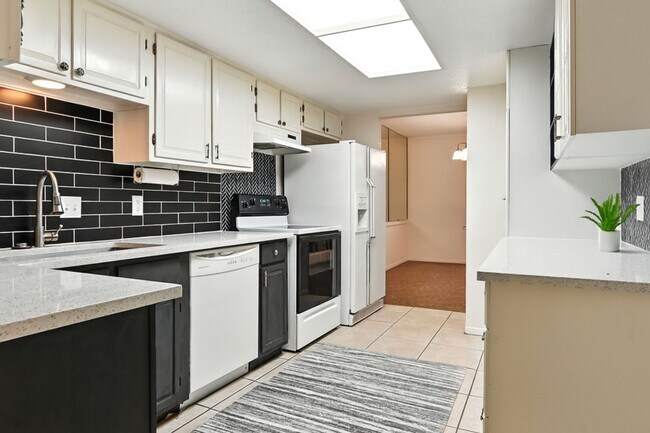 Building Photo - 5005 Georgi Ln Unit 24 Rental