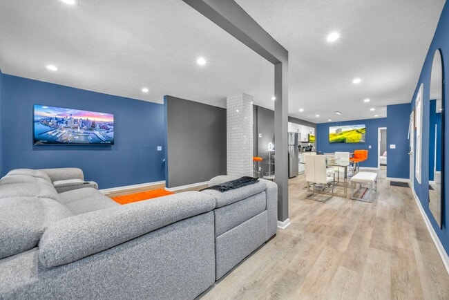 Photo - 839 Starkweather Ave