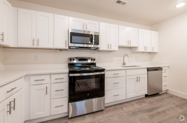 Building Photo - 911 S Main-911-101 Unit 911-101 Rental