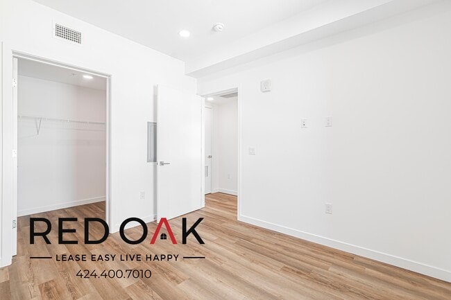 Photo - 1860 N Western Ave Unidad 301